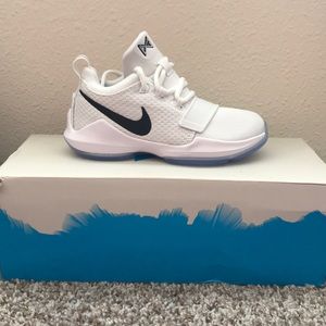 Nike (White) Kid Shoe